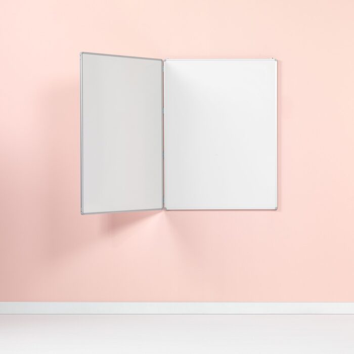 Drievlaks whiteboard met RC-10 frame - Wit emaillestaal - Afbeelding 1